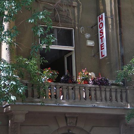 Hostel Sova Нови-Сад Экстерьер фото
